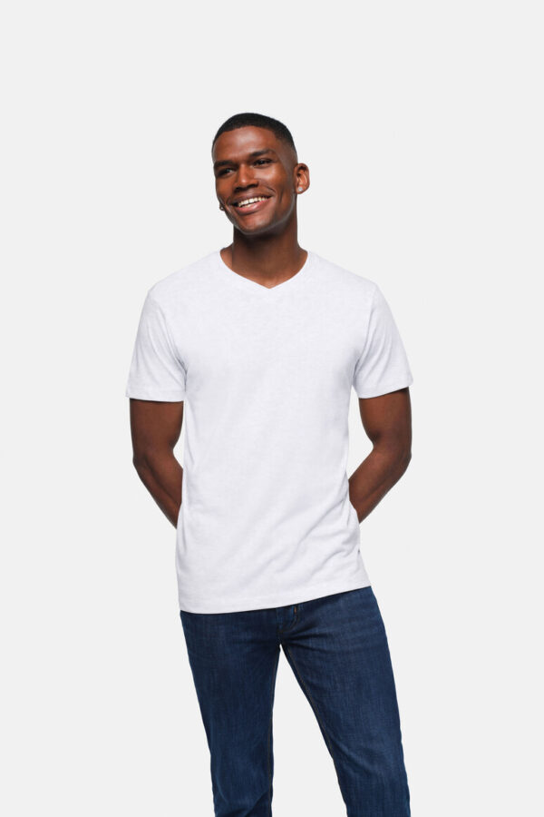#226 HAKRO V-Shirt Classic